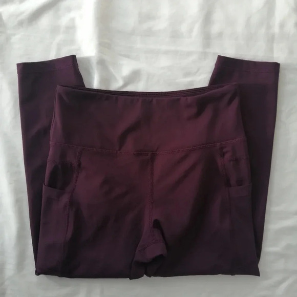 Zyia Pocket Light 'n Tight Crop Leggings in Plum Purple Size 6-8 - Picture 8 of 16